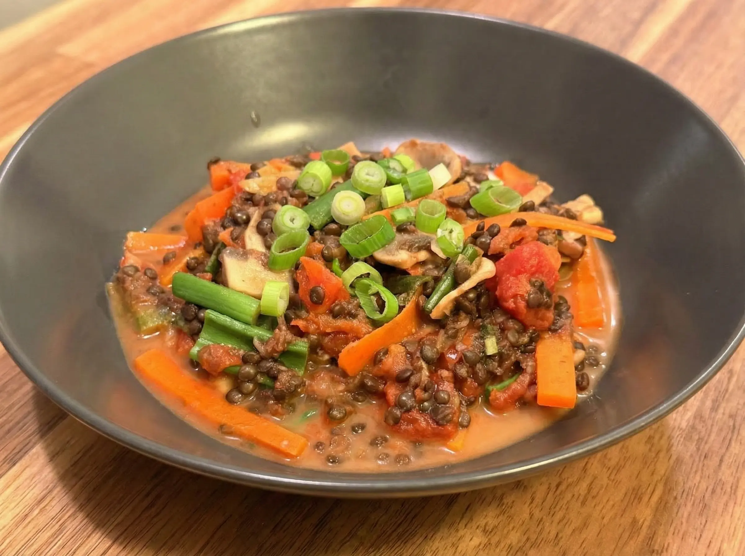 Photo pour la recette de : Lentilles aux légumes et curry